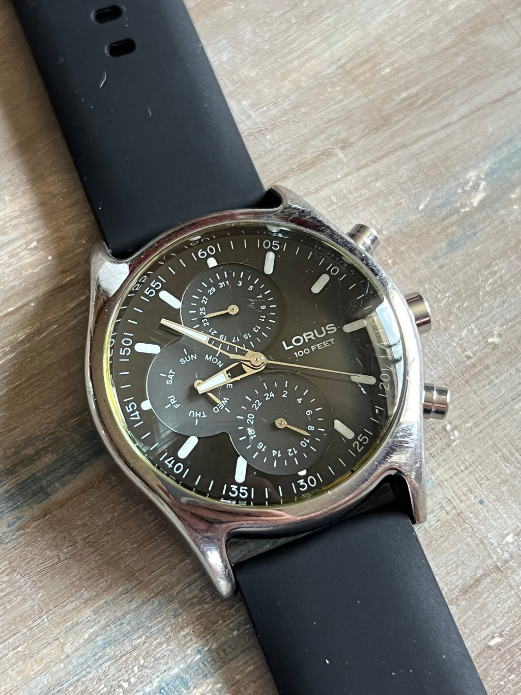 Lorus Quartz Men’s Watch Black Dial Fake Chronograph
