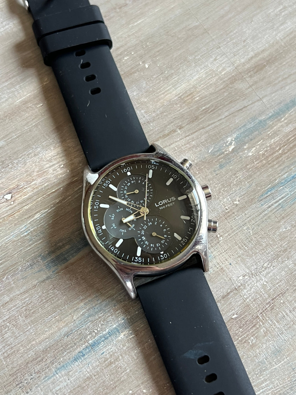 Lorus Quartz Men’s Watch Black Dial Fake Chronograph