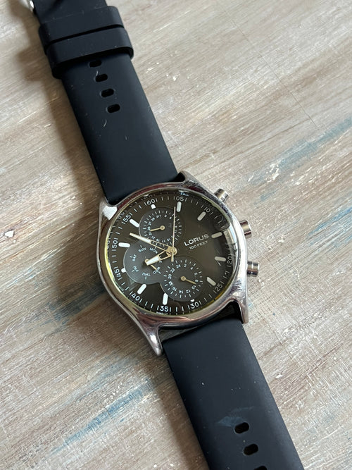 Lorus Quartz Men’s Watch Black Dial Fake Chronograph