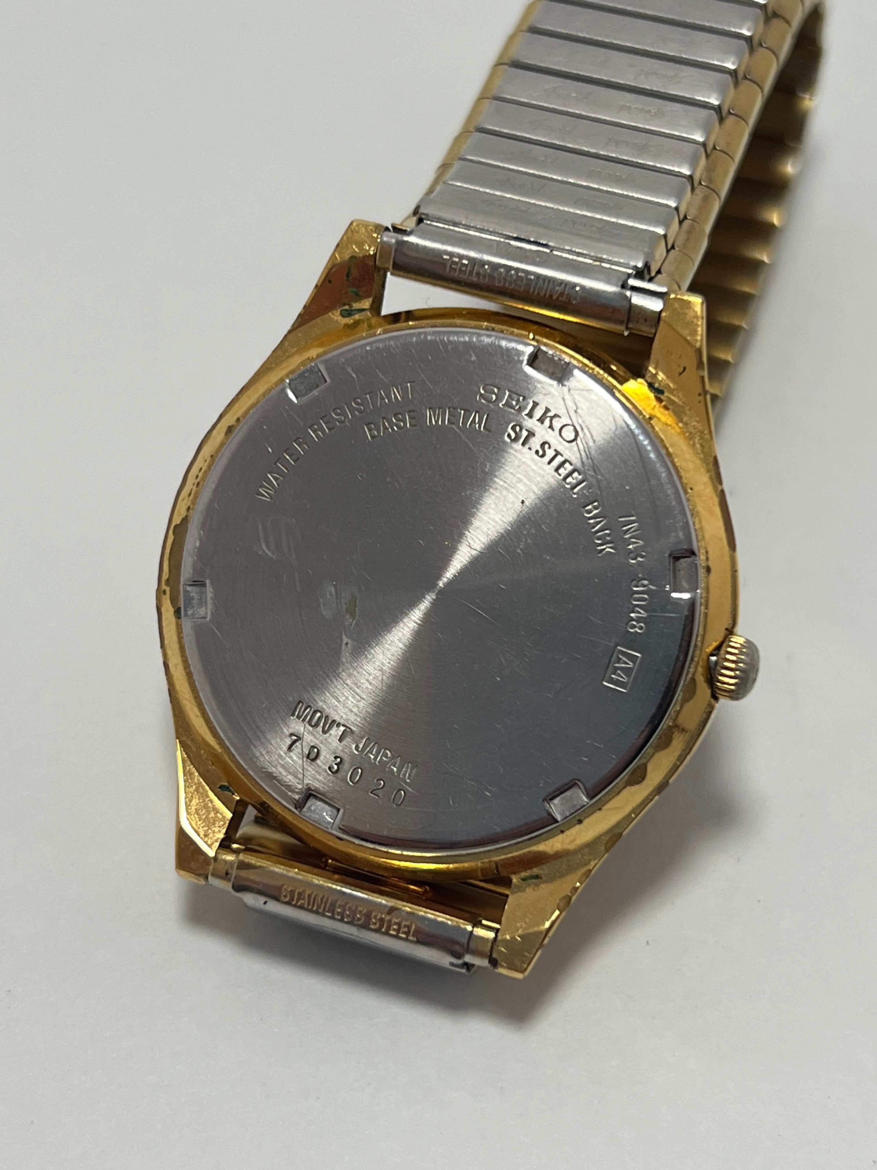 Seiko Watch Men 37mm Black Dial Gold Tone Daydate 7N43-9048