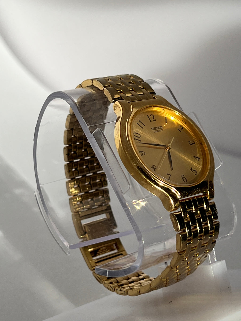 Seiko V701-6K69 Men's Quartz Gold Tone Dial 34mm Gold Tone Watch Vintage 1993
