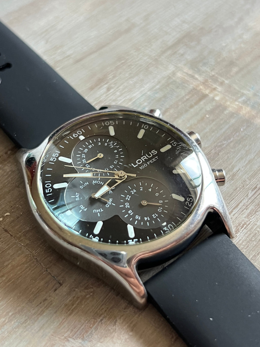 Lorus Quartz Men’s Watch Black Dial Fake Chronograph