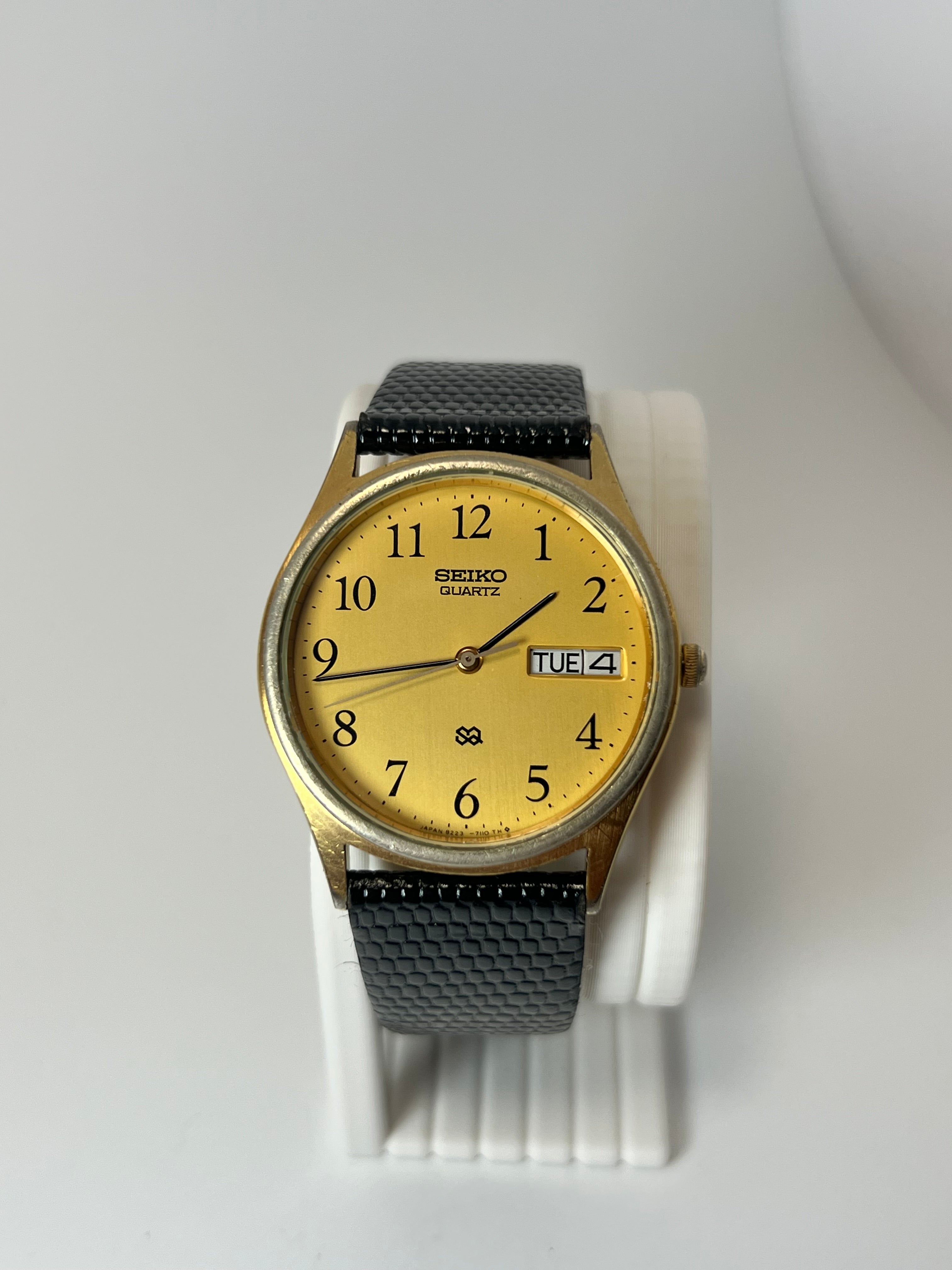Vintage 1980’s Seiko Quartz Watch 8223-7109 Day Date Men’s Watch Leather Band